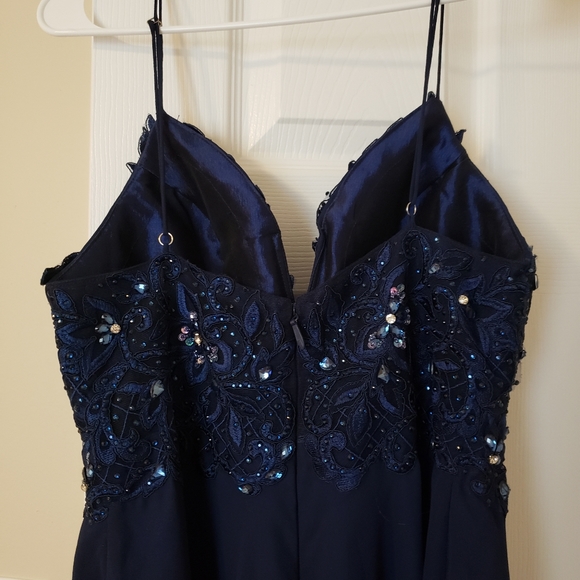 White by Soieblu Prom dress - Picture 3 of 6